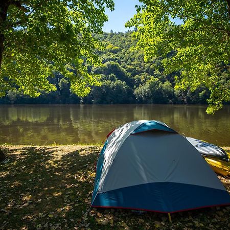 Camping Le Chateau Du Gibanel Saint-Martial-Entraygues Экстерьер фото