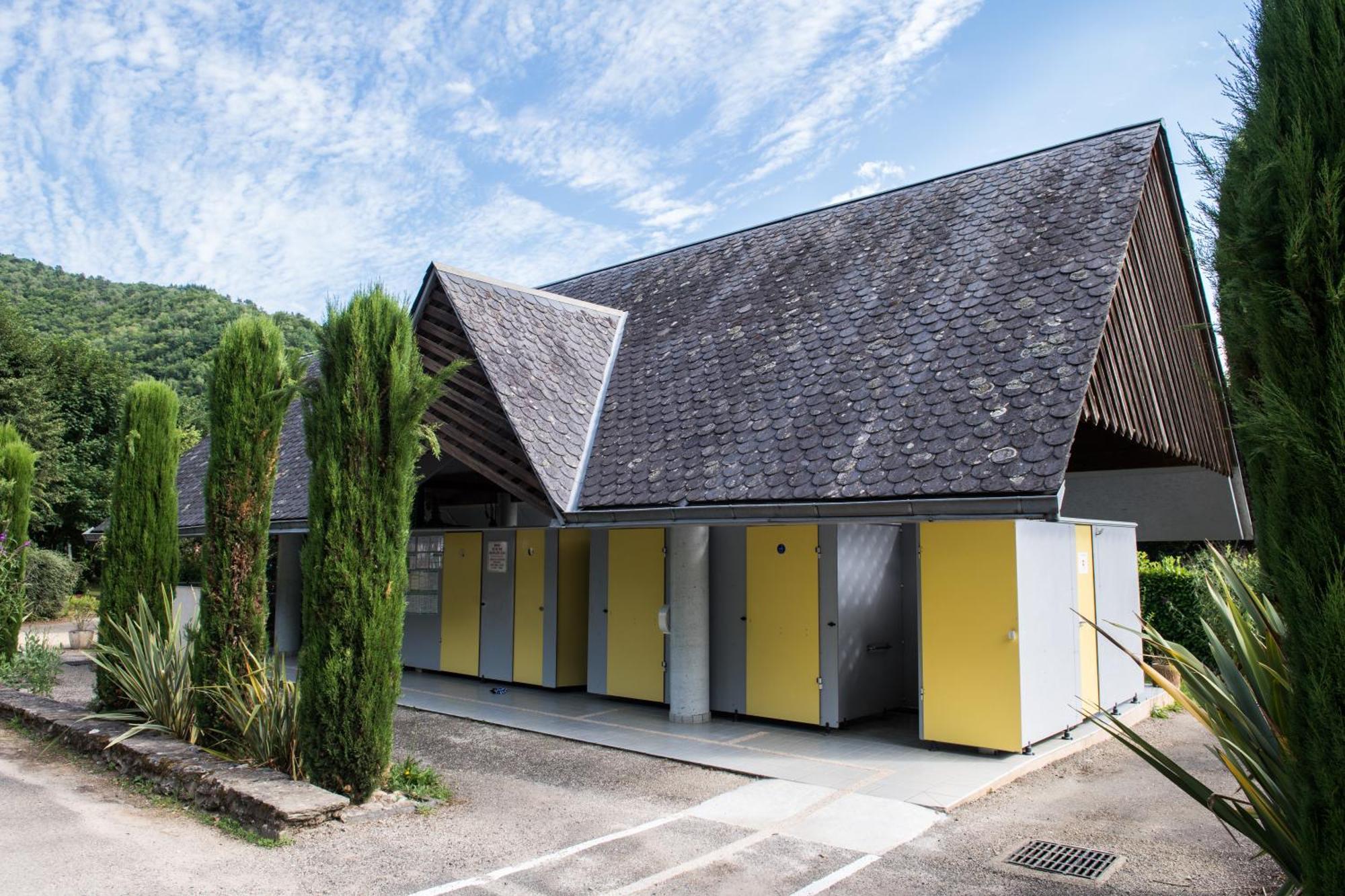 Camping Le Chateau Du Gibanel Saint-Martial-Entraygues Экстерьер фото