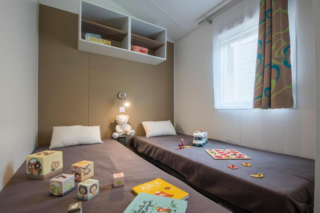 Camping Le Chateau Du Gibanel Saint-Martial-Entraygues Экстерьер фото